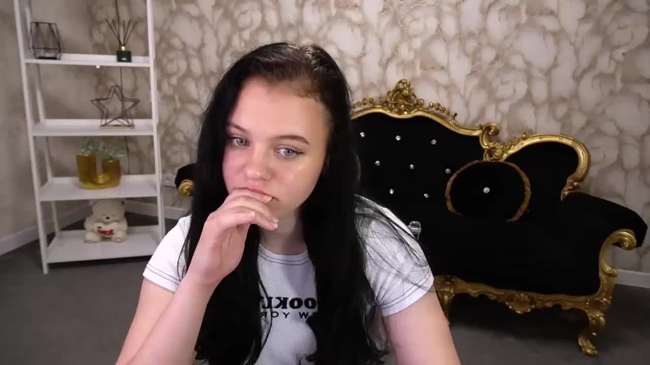 SnowWhiti Live Sex August 19, 2026