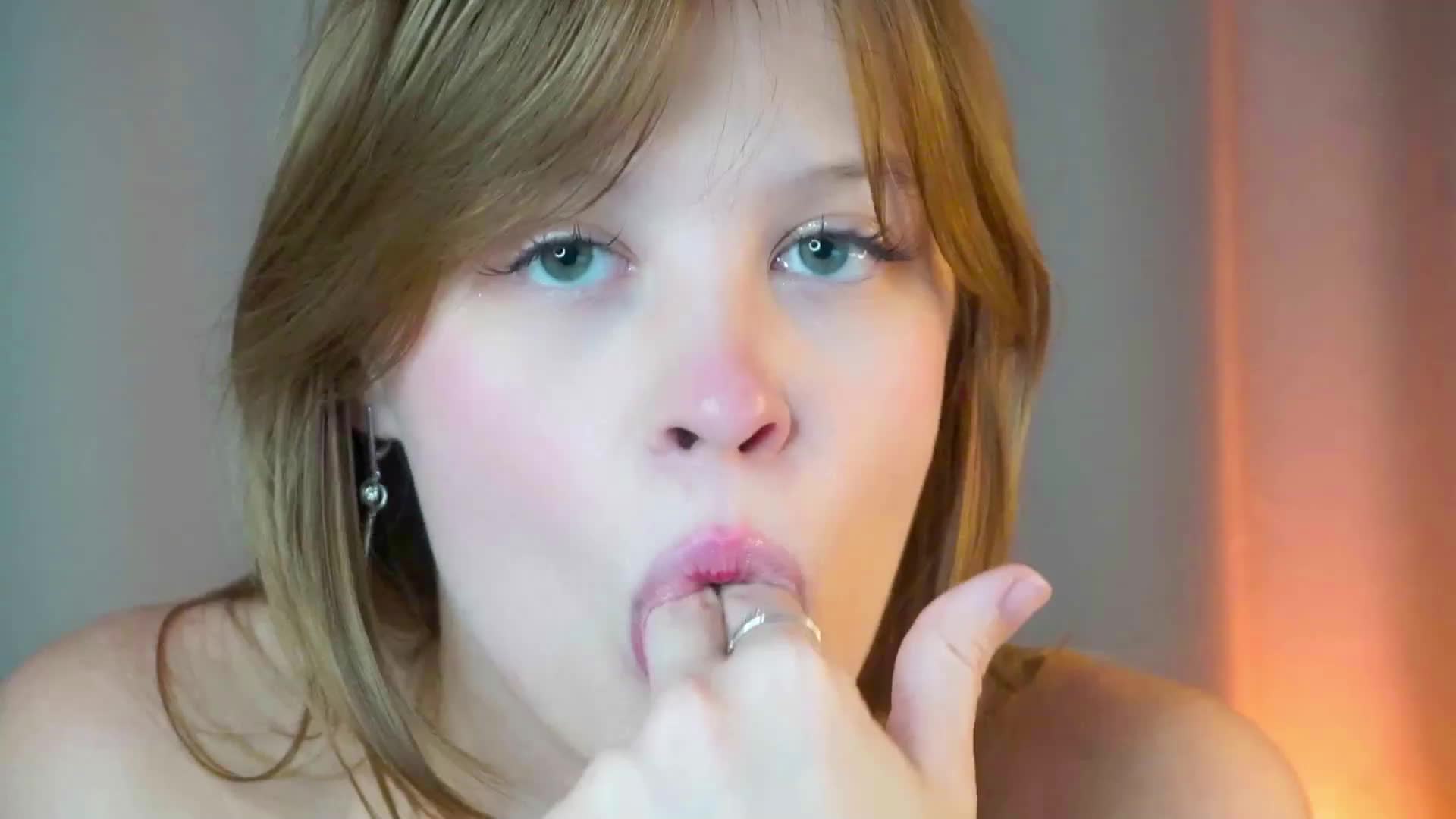LunaLeez Live Sex August 19, 2026