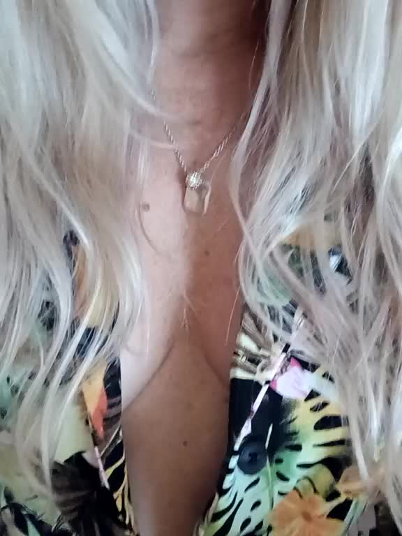 Divaya Live Sex August 19, 2026