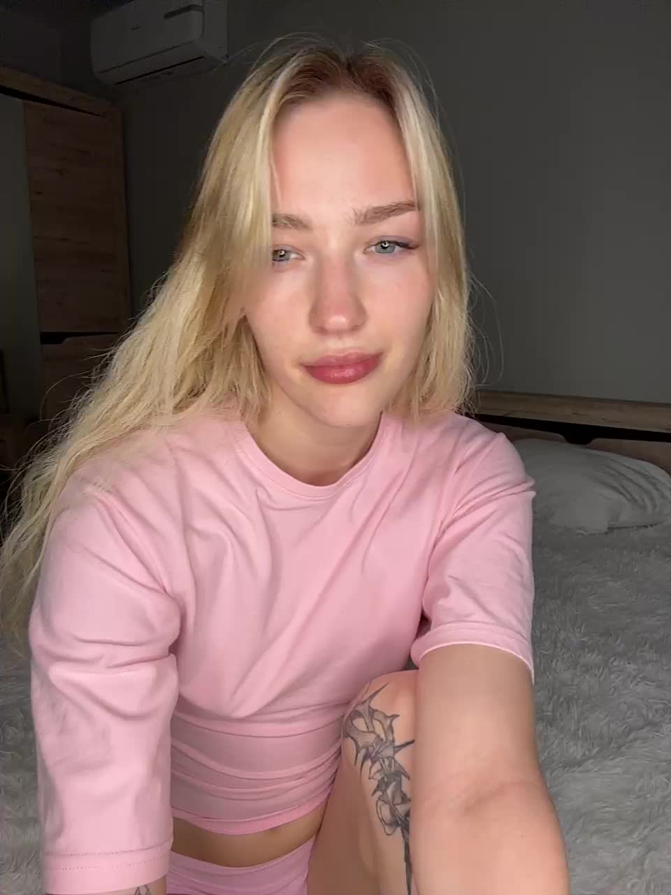 AlinnaAnnila Live Sex August 20, 2026