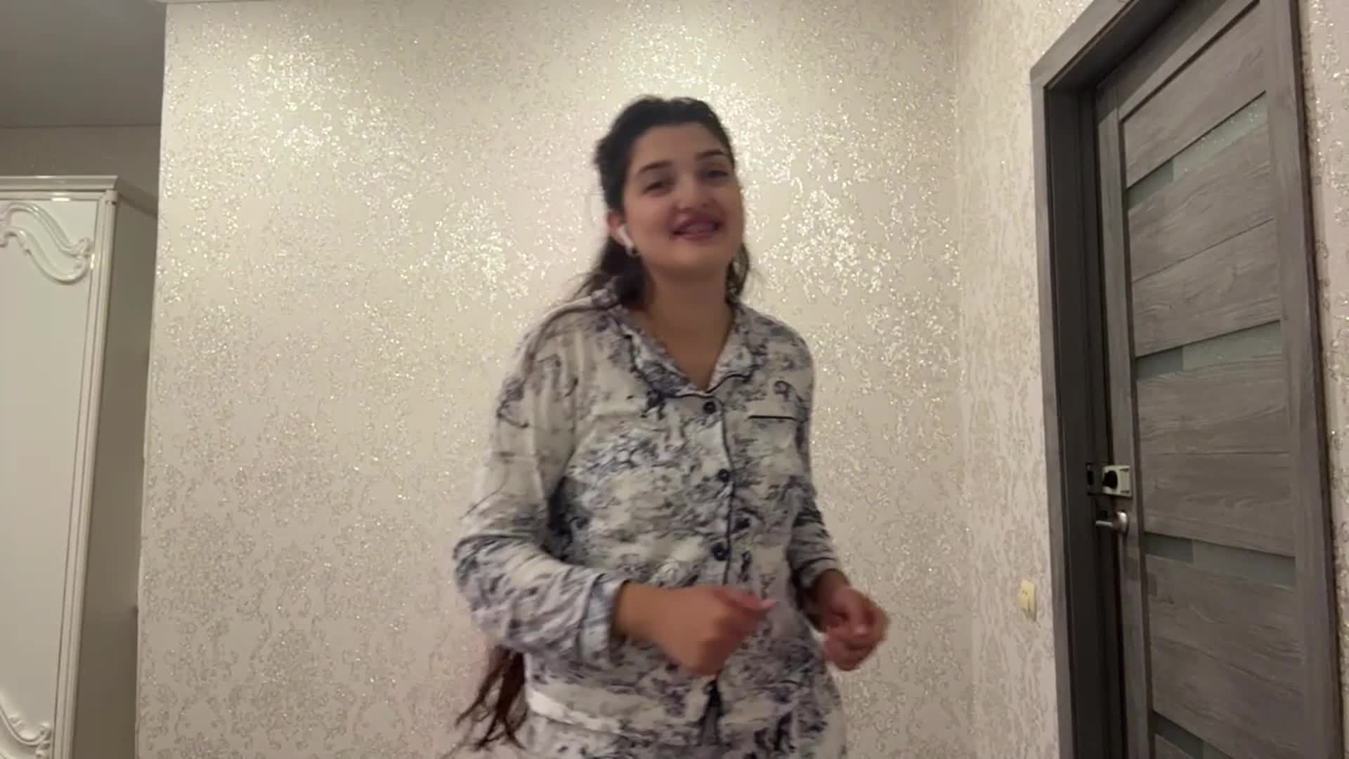 Izabel Live Sex August 20, 2026