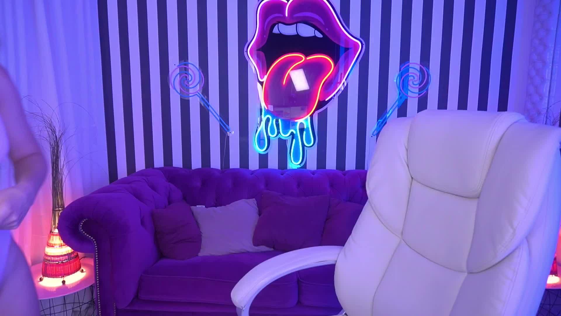 LittleJulii Live Sex August 20, 2026