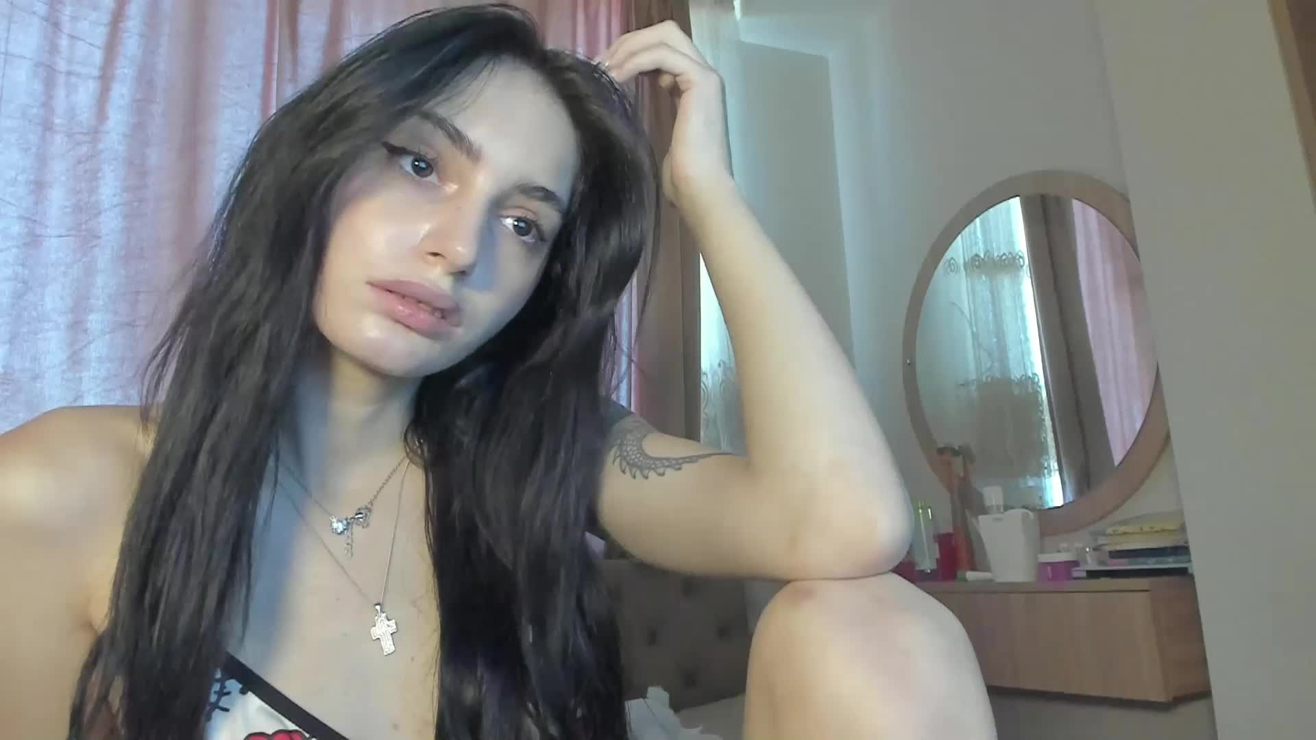 lesyalis Live Sex August 21, 2026