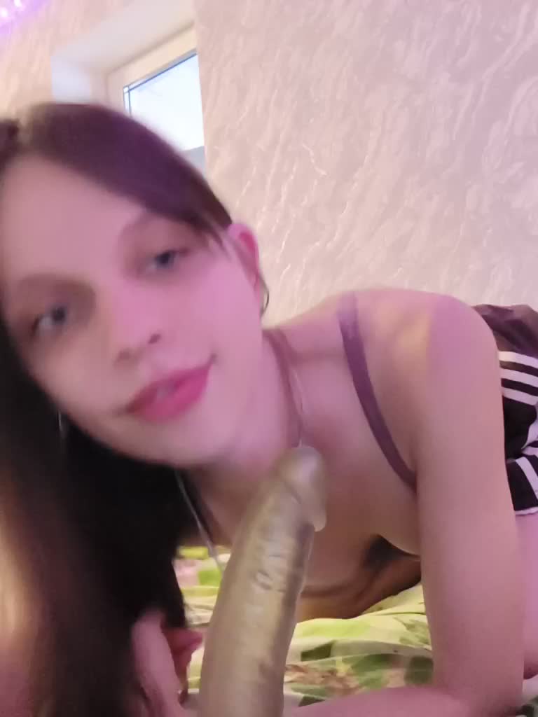korolevaaa11 Live Sex August 22, 2026