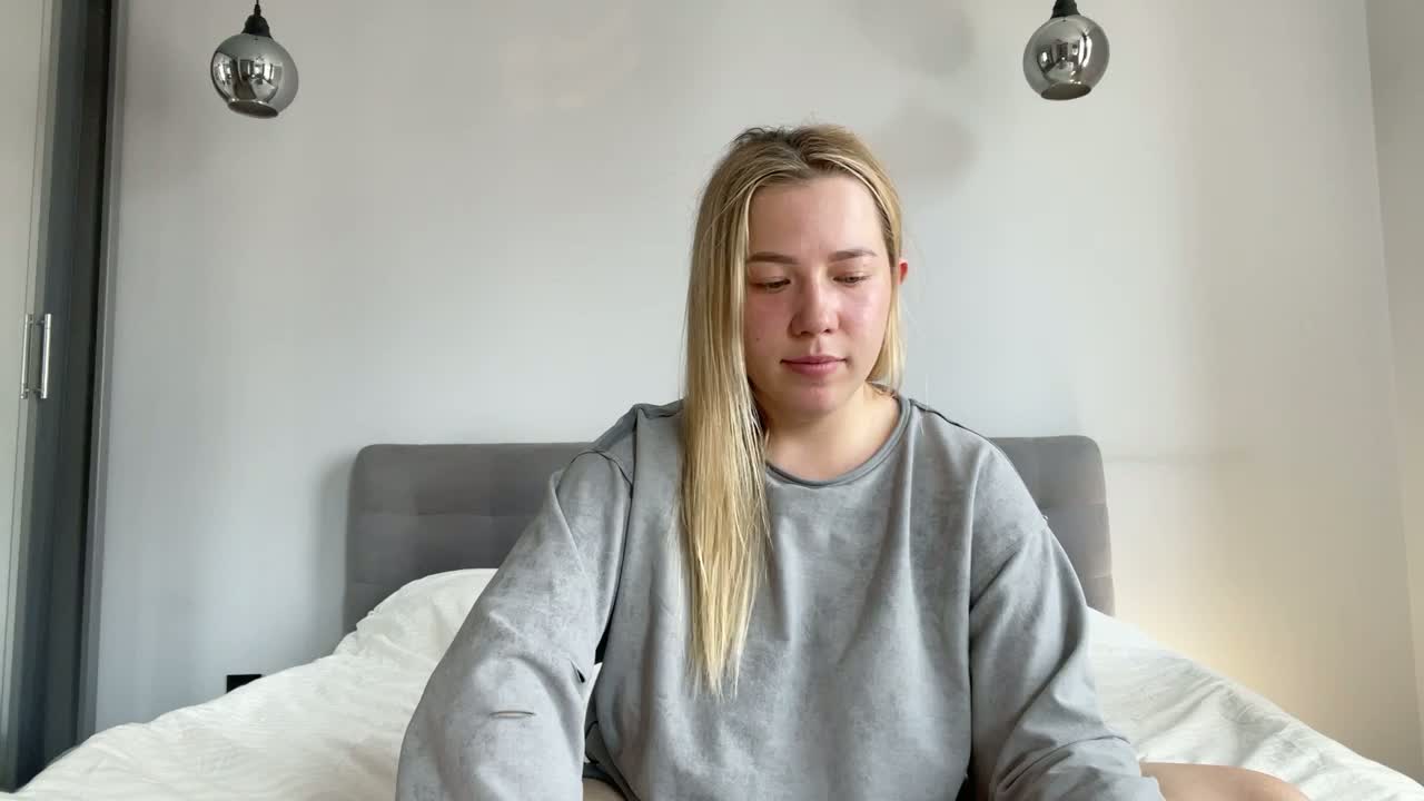 AlyraSun Live Sex August 22, 2026