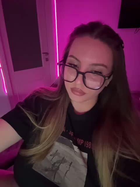 CrisKiss Live Sex August 25, 2026