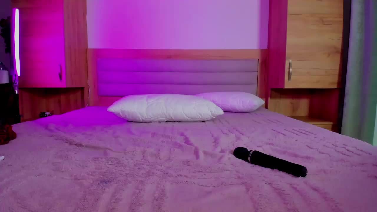 lilmeeow Live Sex August 25, 2026