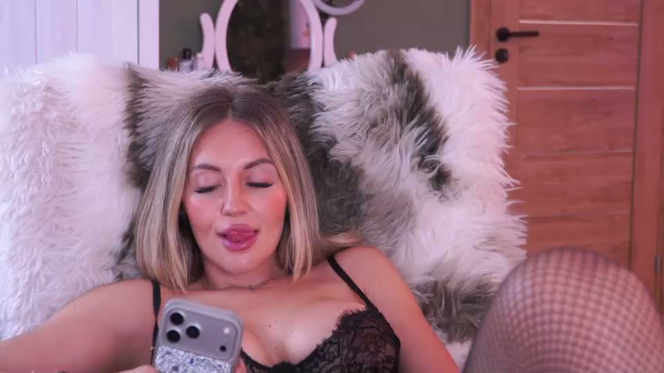 joannee Live Sex August 25, 2026