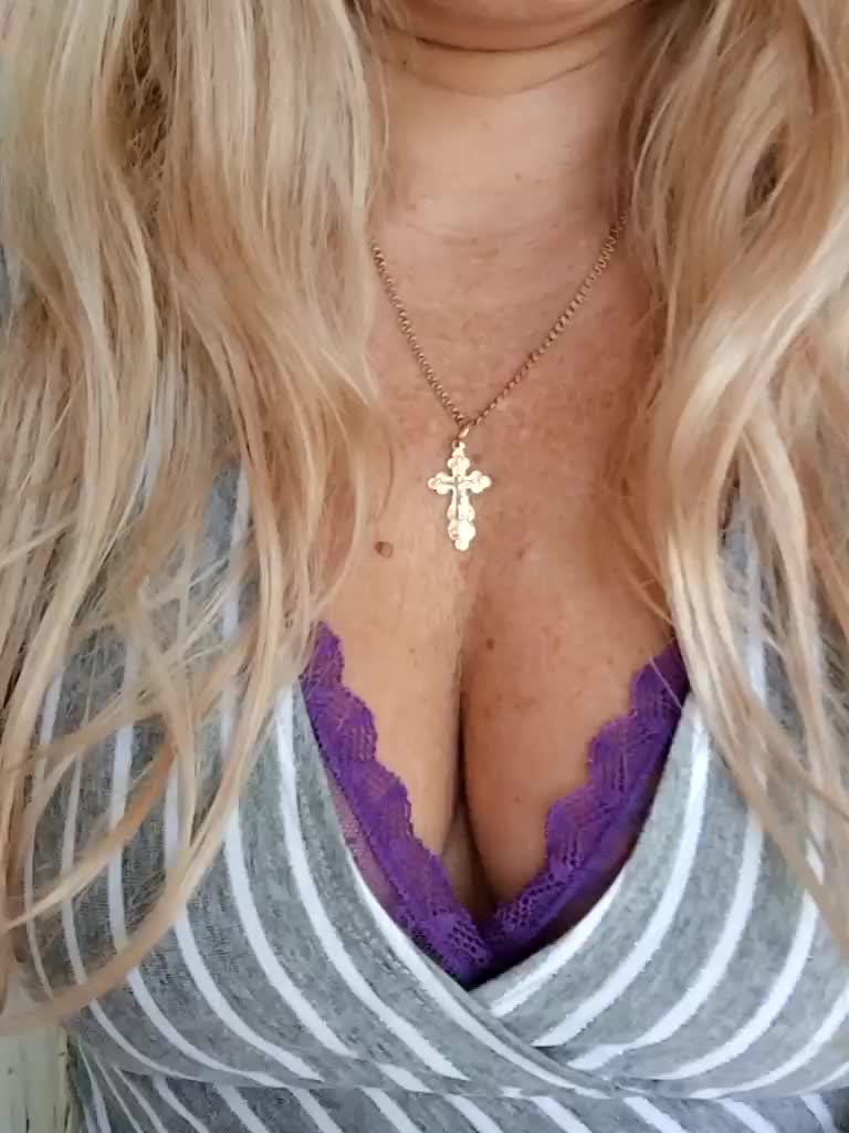 Divaya Live Sex August 26, 2026