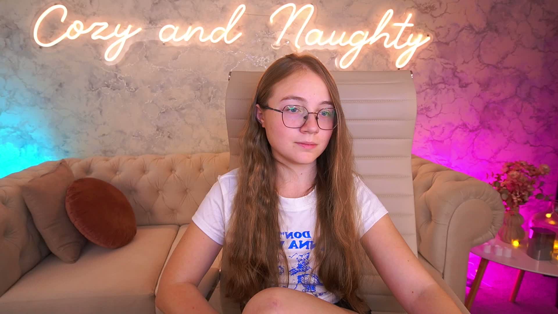 ArrinaWairr Live Sex August 26, 2026
