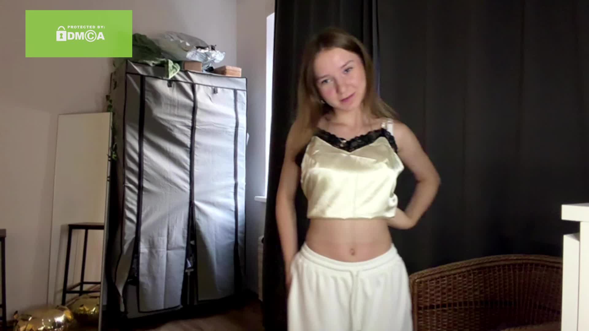 lisasmall Live Sex August 28, 2026