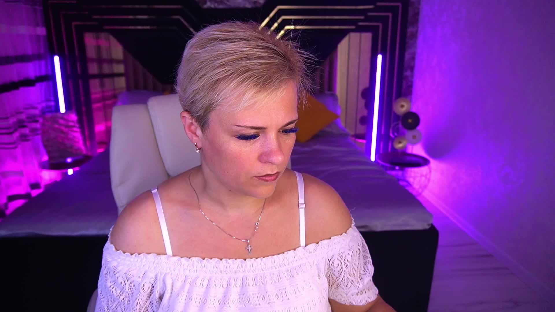 CrystalVibe Live Sex September 3, 2026