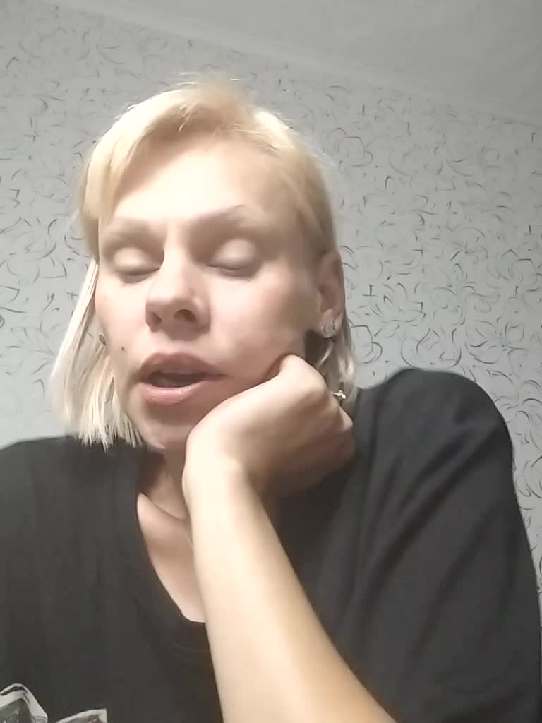 JulieSilver Live Sex September 4, 2026