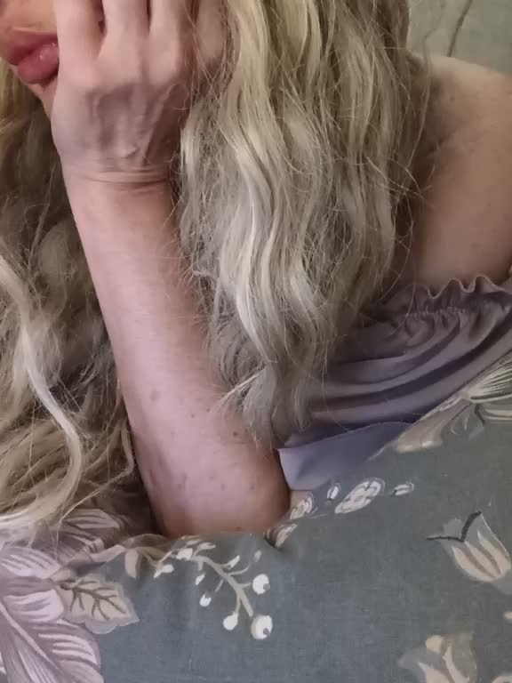 Sofaa Live Sex September 5, 2026