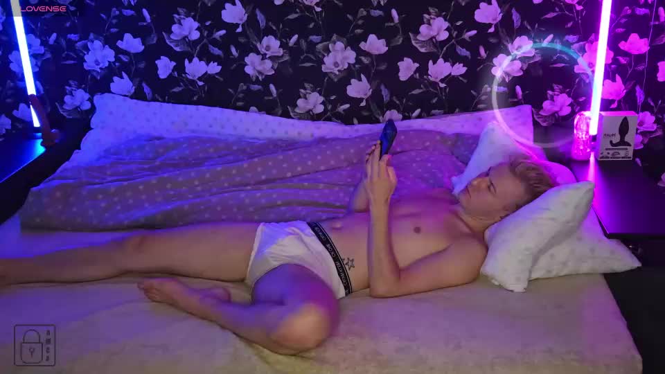 blond_boy69 Live Sex September 5, 2026