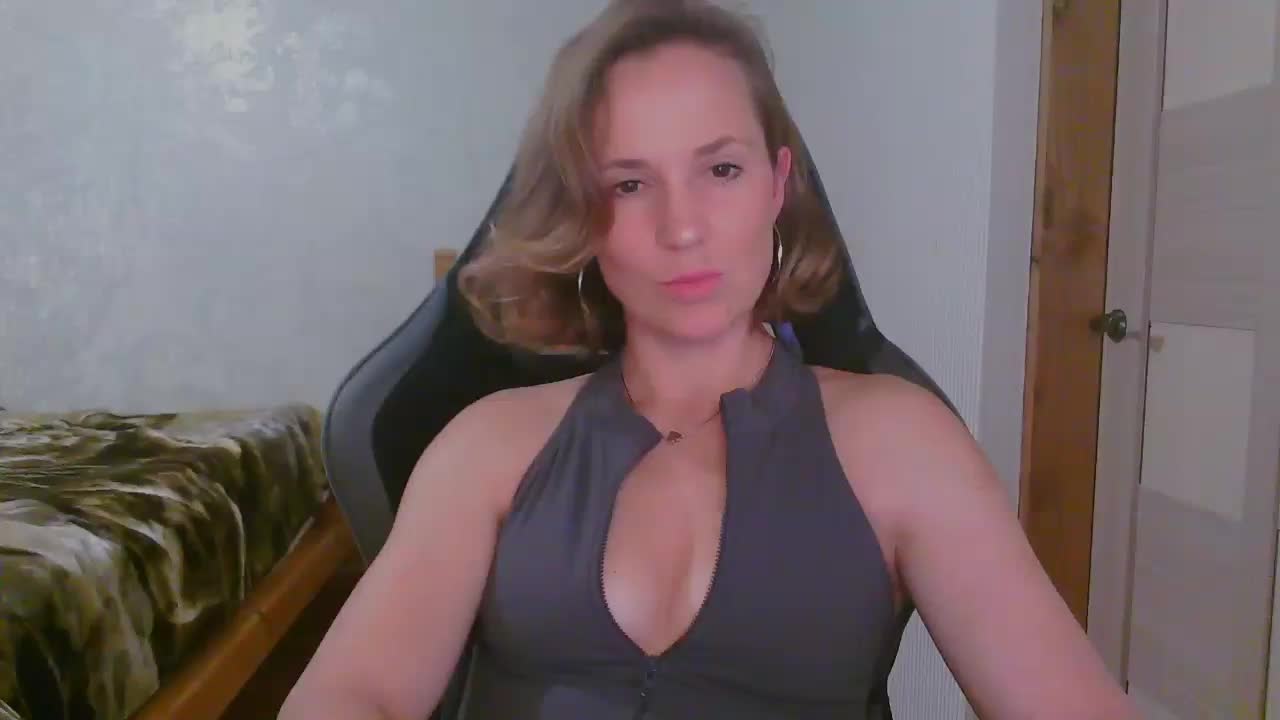 CristaQ Live Sex September 8, 2026