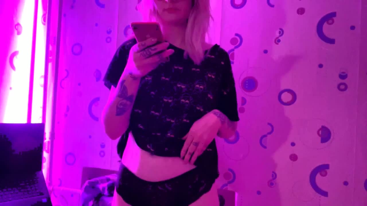 TaneshaDeglow Live Sex September 10, 2026