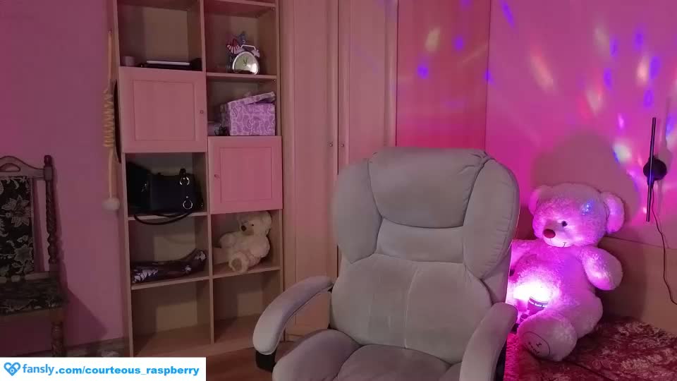 courteous_raspberrrry Live Sex September 12, 2026