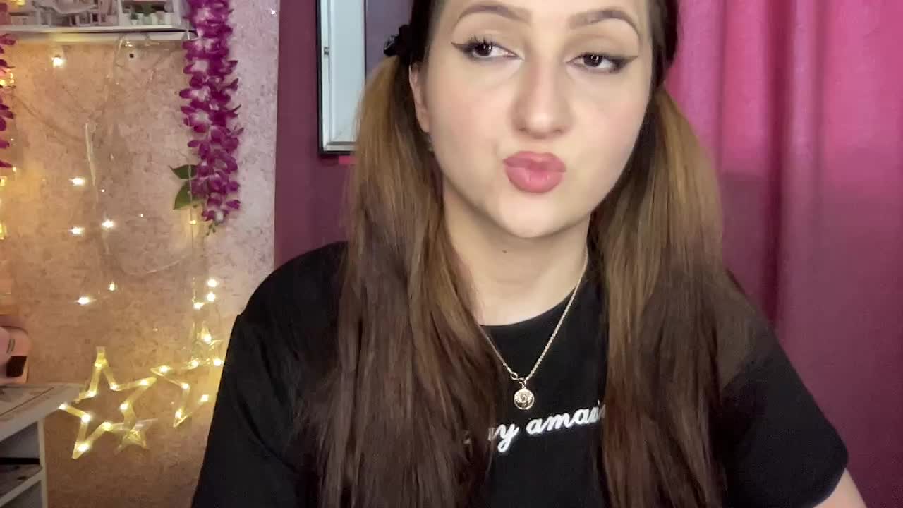 Queenli483 Live Sex September 12, 2026