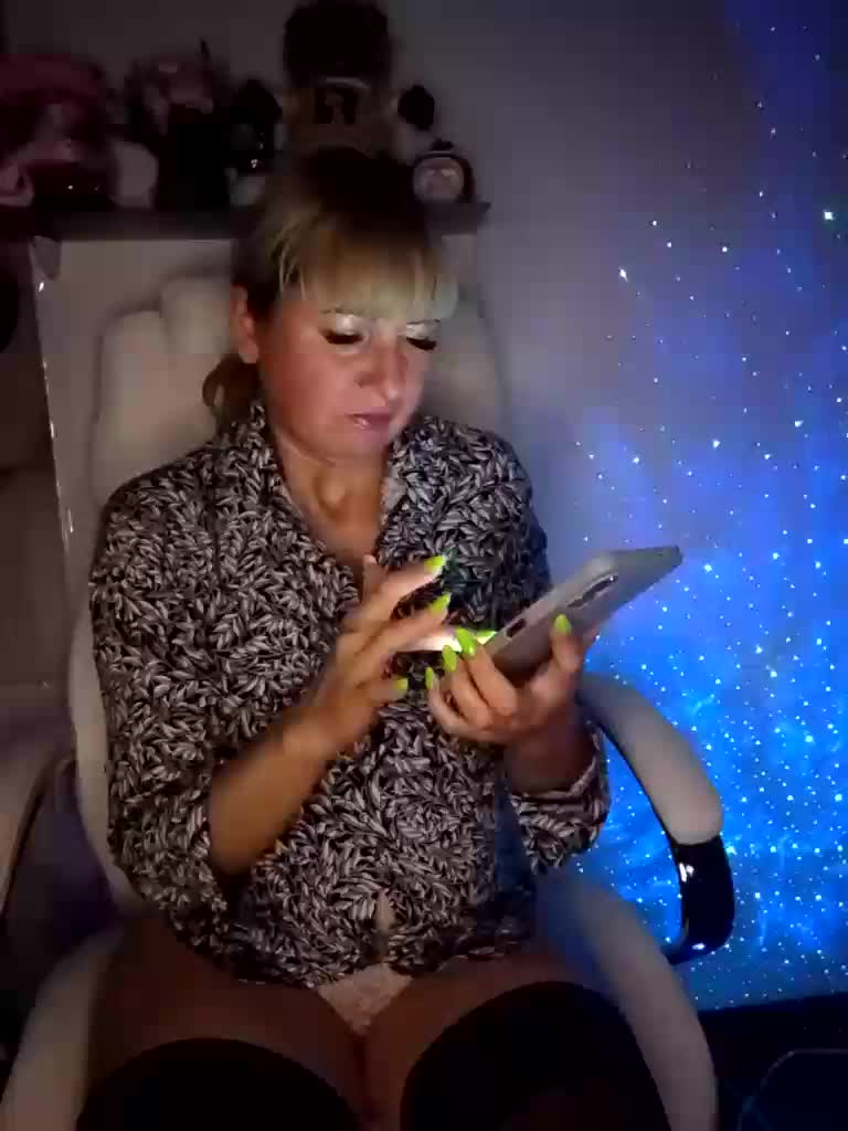 Lady_in_Red Live Sex September 13, 2026