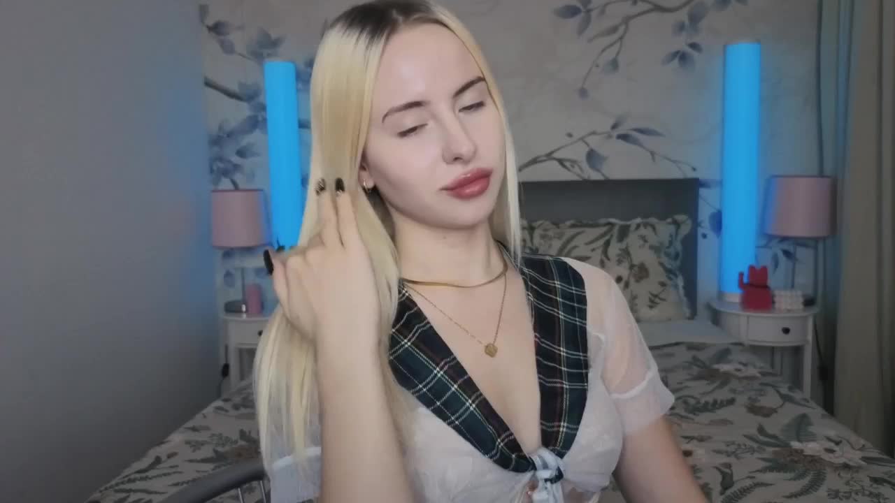Bella-crazyy Live Sex September 13, 2026