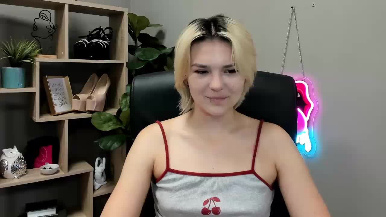 SweetLilyxo Live Sex September 14, 2026