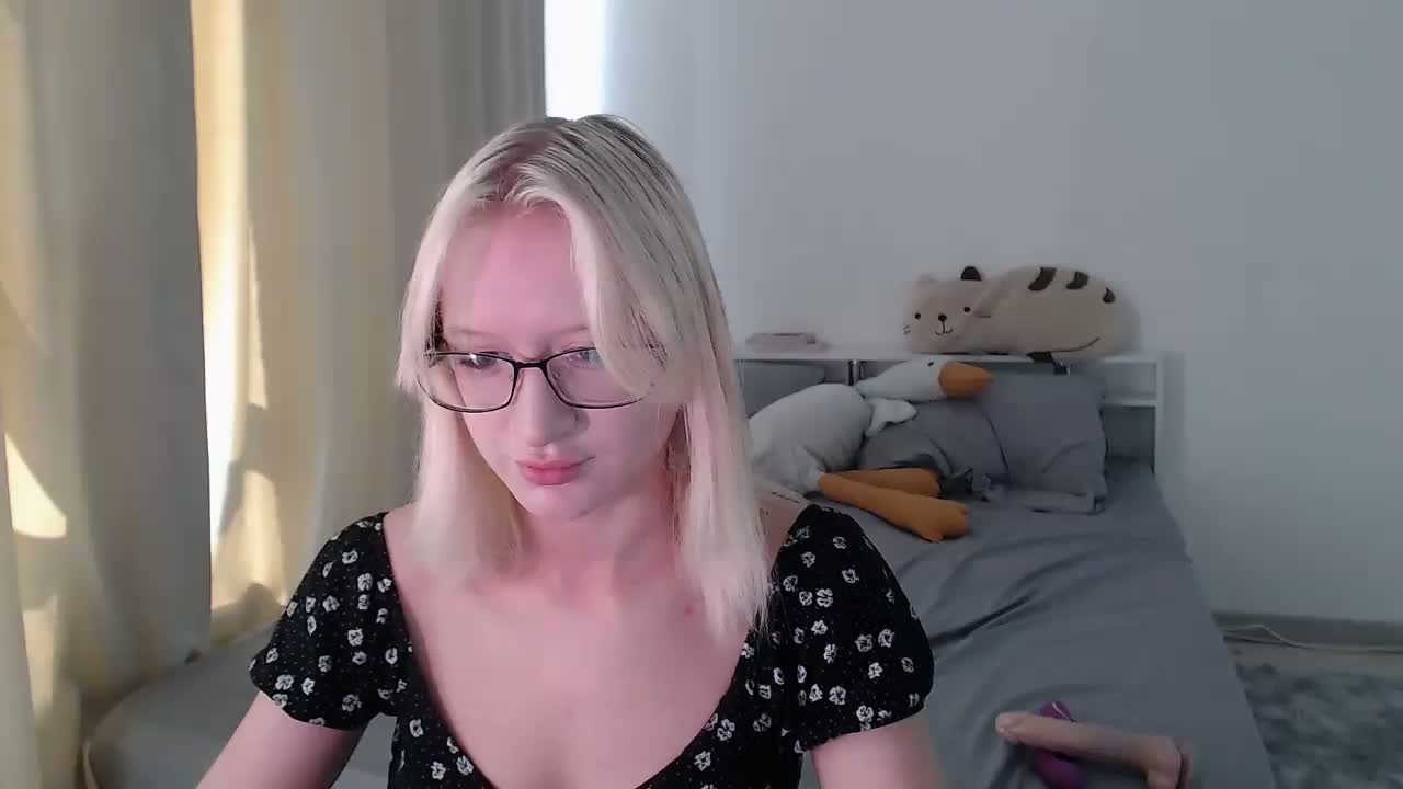 ChloeElegia Live Sex September 14, 2026