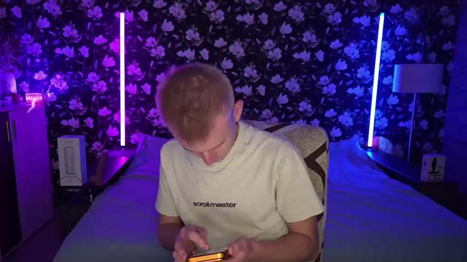 blond_boy69 Live Sex September 14, 2026