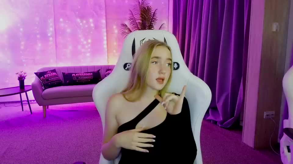 emily054 Live Sex September 15, 2026