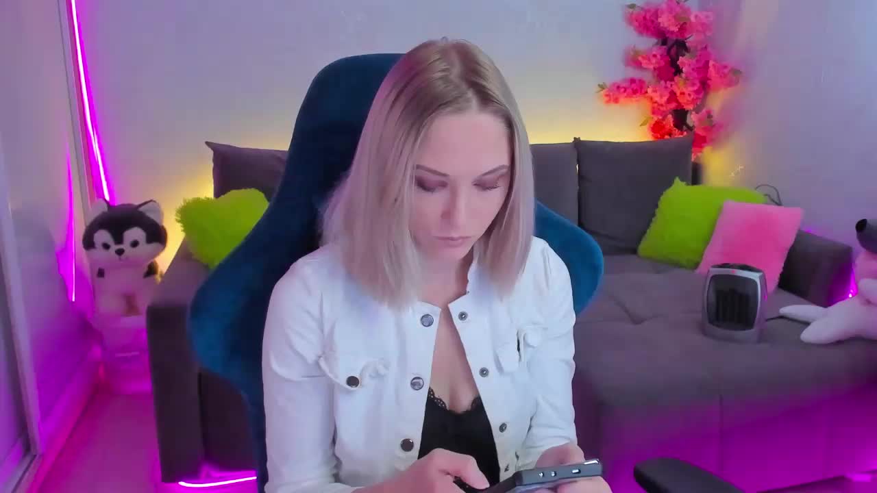 GinaGinaLove Live Sex September 15, 2026