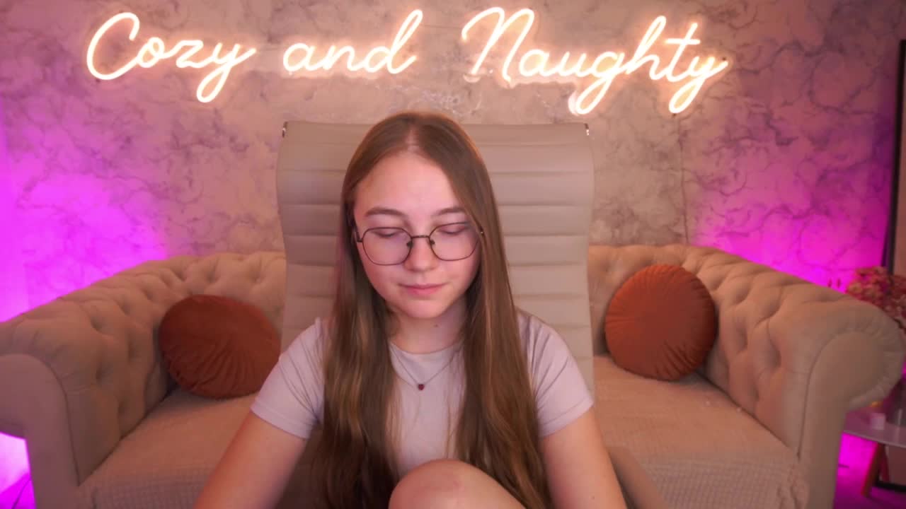 ArrinaWairr Live Sex September 15, 2026