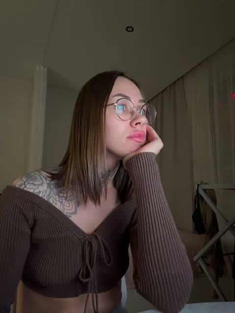 v_-_-_v Live Sex September 15, 2026