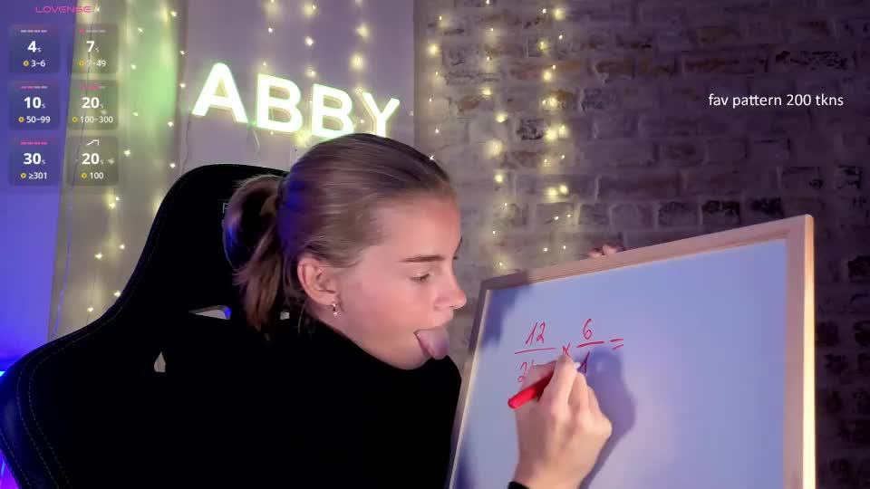 roxxxie_reid Live Sex September 15, 2026
