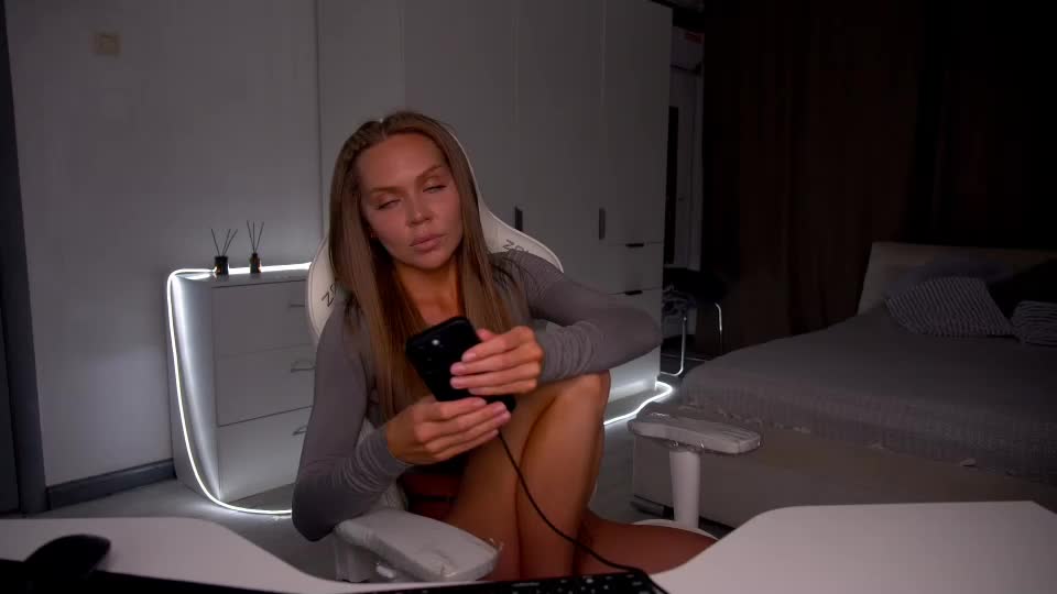 evelina_fox Live Sex September 16, 2026